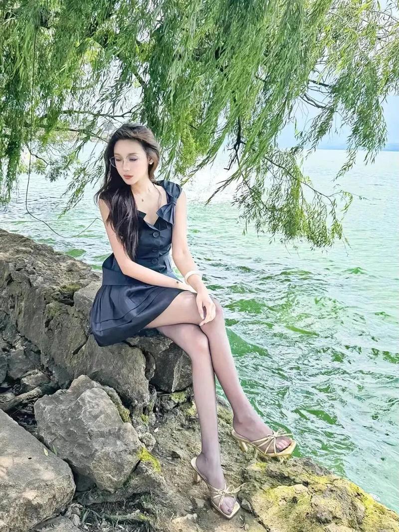 电影预告封面